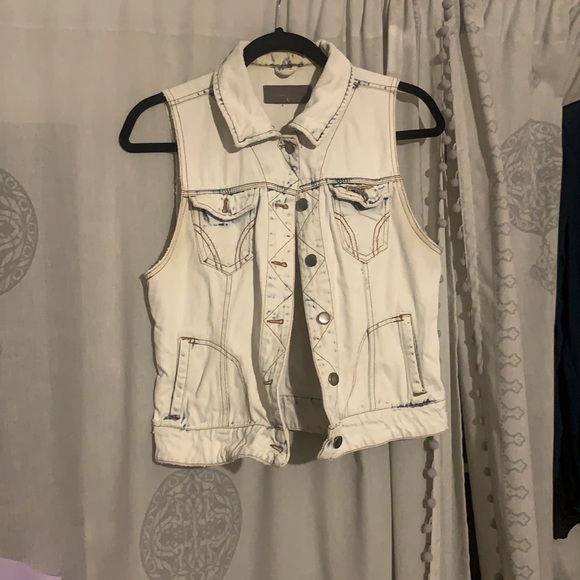 Boho Light Wash Ripped Frayed Denim Vest Jacket Juicy Couture Vintage Pin - Picture 7 of 9